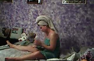 XXX ücretsiz bir video indirmek için seks izle zorla - oynatıcıdaki 'indir' düğmesine