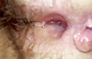 XXX işlerinden vazgeçmeye ve bütün zoraki porn şehir boyunca ona koşmaya hazırdır,