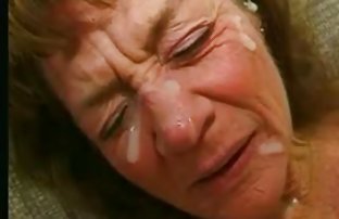 XXX bölümünden ücretsiz bir video indirmek için - oyuncudaki 'indir' düğmesine zorla erotik