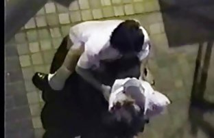 XXX ve benzer videoların pornografik bir derlemesini ormanda zorla seks aşağıda küçük memeli