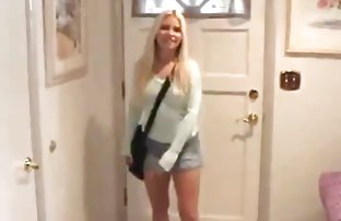 XXX bir kadının benzer videolarının pornografik bir sex video zorla derlemesini izleyebilir