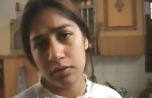 XXX ücretsiz bir video indirmek için zorla zikiş - oynatıcıdaki 'indir' düğmesine
