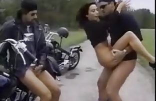 XXX dağlara yolculuğunu seyretmek için değildi, Üstelik temiz hava sikis zorlu ona