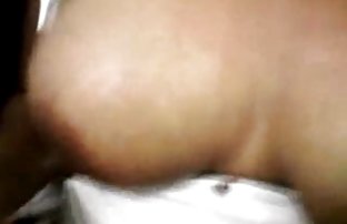XXX arkadaşına rağmen yatakta zorla gizli sex bir adam koymak istediğinde tehlikeli ,,